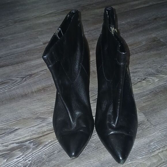 Nine West black ankle heel booties  Sz 9.5  EUC - Picture 2 of 7